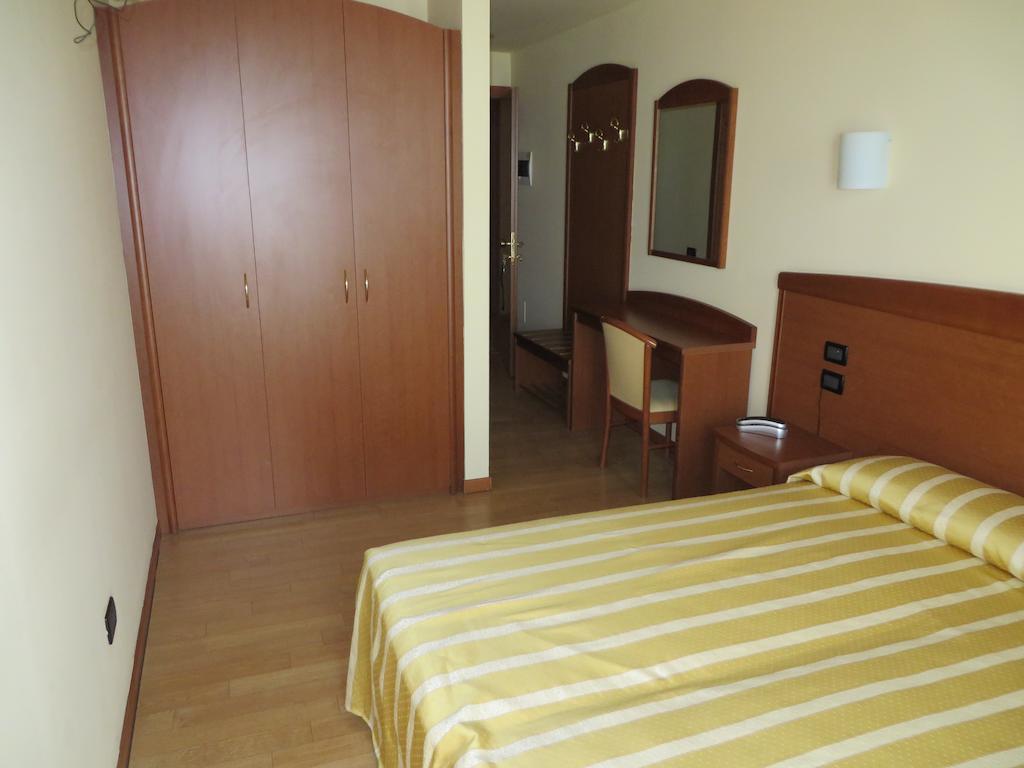 Hotel San Tomio Isola Vicentina Eksteriør bilde