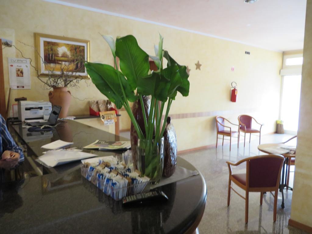 Hotel San Tomio Isola Vicentina Eksteriør bilde